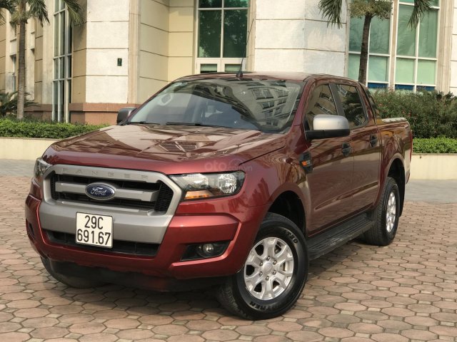 Cần bán Ford Ranger XLS sản xuất 2017, màu đỏ