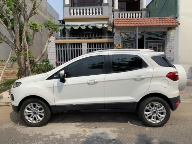 Cần bán Ford EcoSport đời 2016, màu trắng chính chủ0