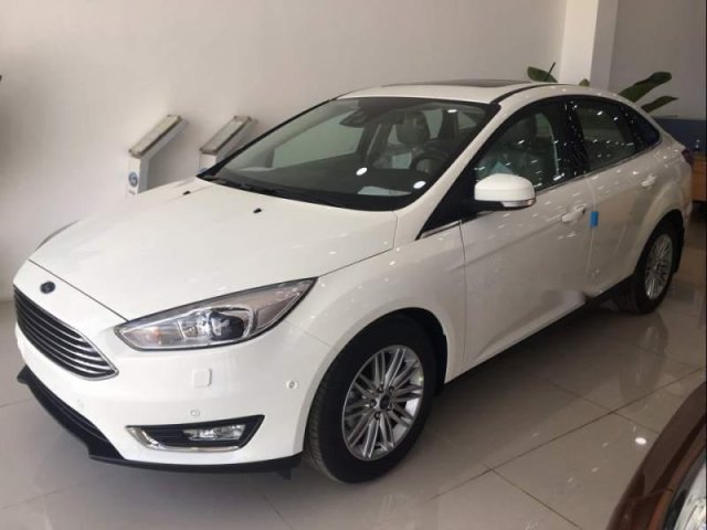 Bán Ford Focus năm sản xuất 2019, màu trắng, mới 100%