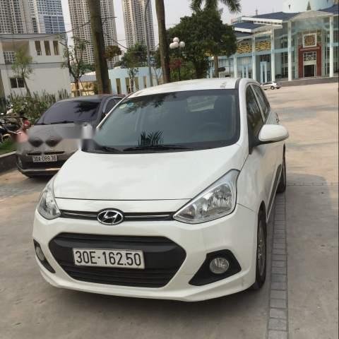 Bán Hyundai Grand i10 năm 2015, màu trắng, xe gia đình công chức đi