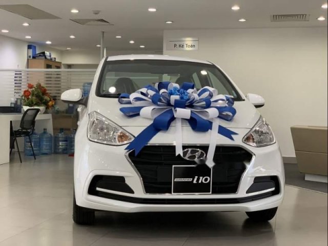 Bán Hyundai Grand i10 năm sản xuất 2019, màu trắng, giá tốt