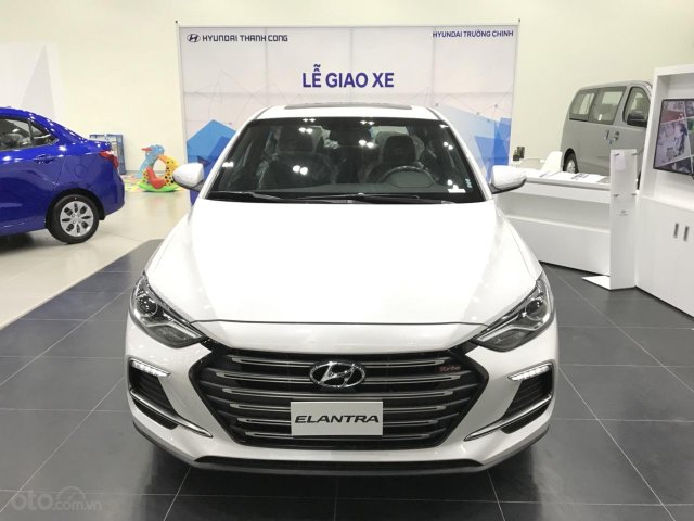 Bán Hyundai ELantra 2019 - Đủ màu giao ngay 