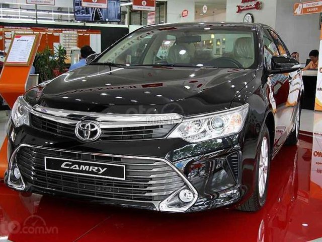 Bán xe Camry, nhận quà siêu lớn, khuyến mại giá bán sập sàn