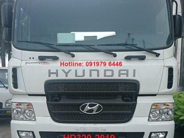 Cần bán xe Hyundai HD320-18T đời 2019, màu trắng, nhập khẩu0