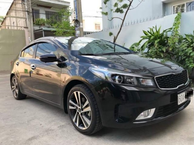 Cần bán gấp Kia Cerato 1.6AT sản xuất 2017, màu đen