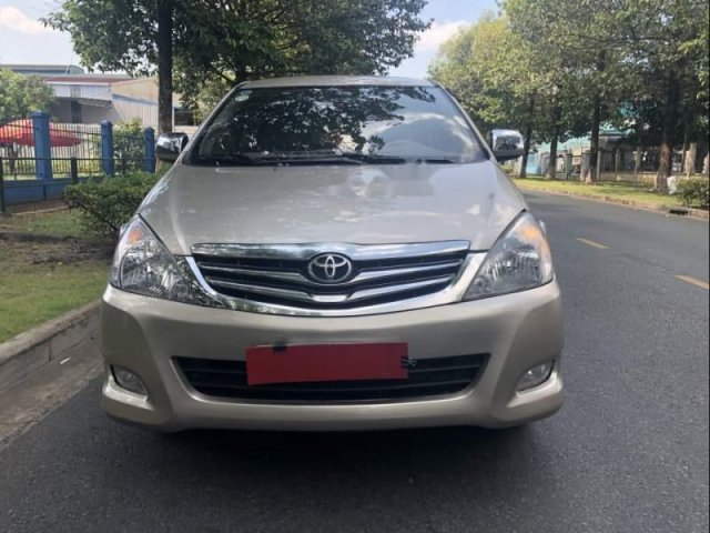 Bán ô tô Toyota Innova đời 2010, màu vàng còn mới