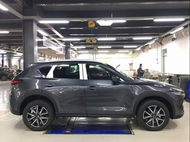 Bán Mazda CX 5 năm 2019, màu xám