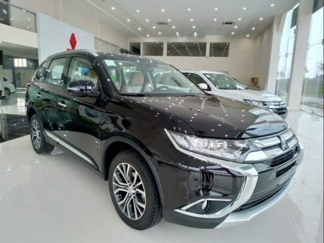 Bán Mitsubishi Outlander 2019, màu đen, giá 807.5tr0