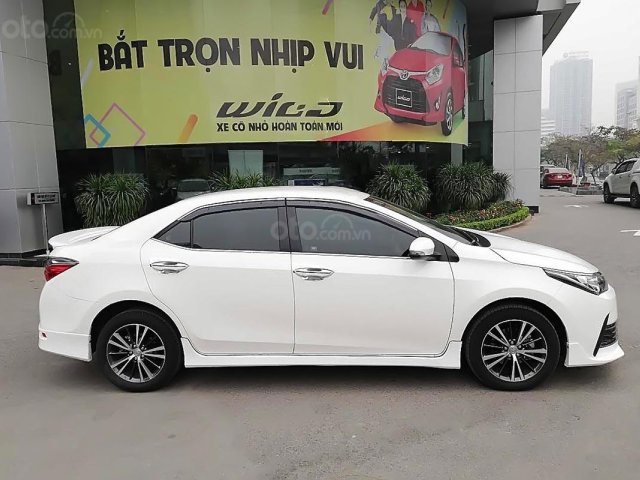 Bán xe Toyota Corolla altis 1.8G sản xuất 2018, màu trắng, giá 770tr