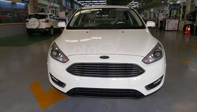 Trả trước 300tr dẫn ngay Ford Focus mới về nhà - LH: 0935.389.404 - Hoàng Ford Đà Nẵng