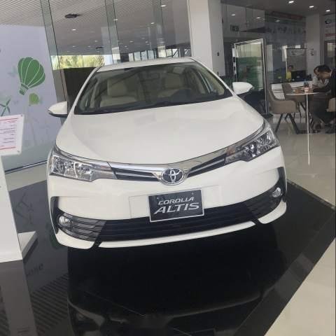 Bán Toyota Corolla Altis năm sản xuất 2019, màu trắng, 700 triệu0