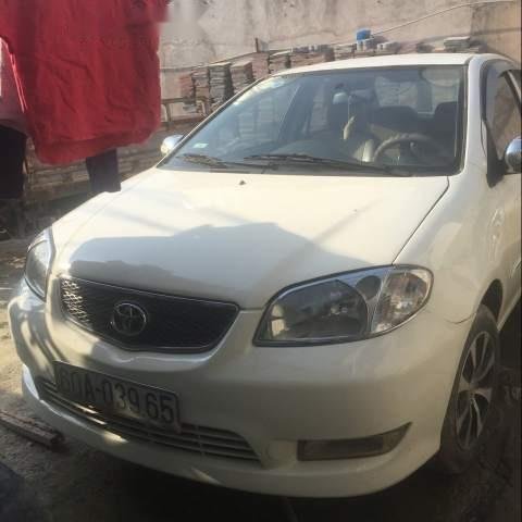 Cần bán gấp Toyota Vios đời 2005, màu trắng, giá tốt