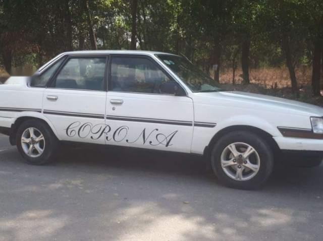 Bán xe Toyota Corona đời 1985, màu trắng, nhập khẩu