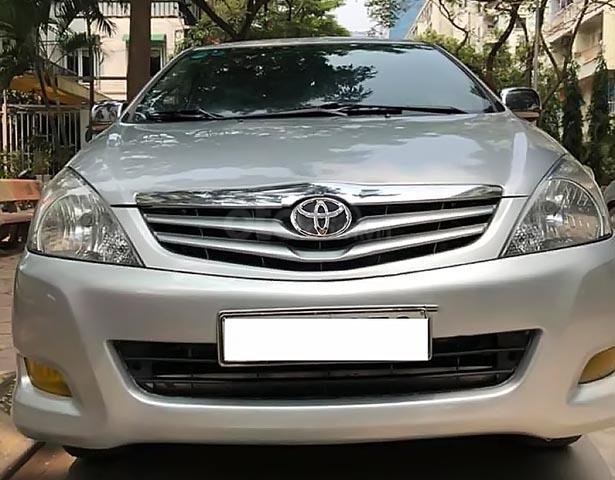 Bán Toyota Innova G năm sản xuất 2010, màu bạc