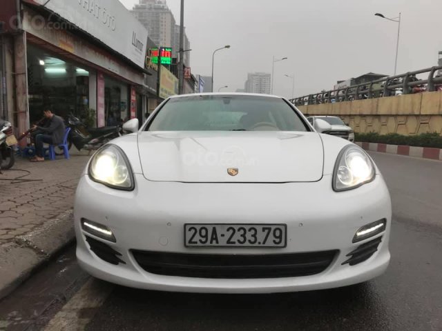 Cần bán Porsche Panamera 3.6 model 2011, màu trắng, nhập khẩu0