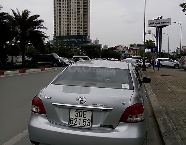 Ban xe Toyota Vios E đời 2009, số tay, mày xăng, màu bạc, odo 86000 km