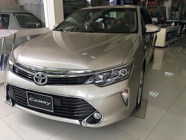 Bán Toyota Camry 2.0E đời 2019, mới 100%0