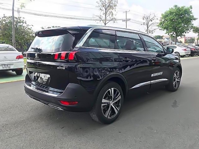 Peugeot Quảng Trị bán Peugeot 5008, dòng xe SUV, 7 chỗ đến từ Pháp0