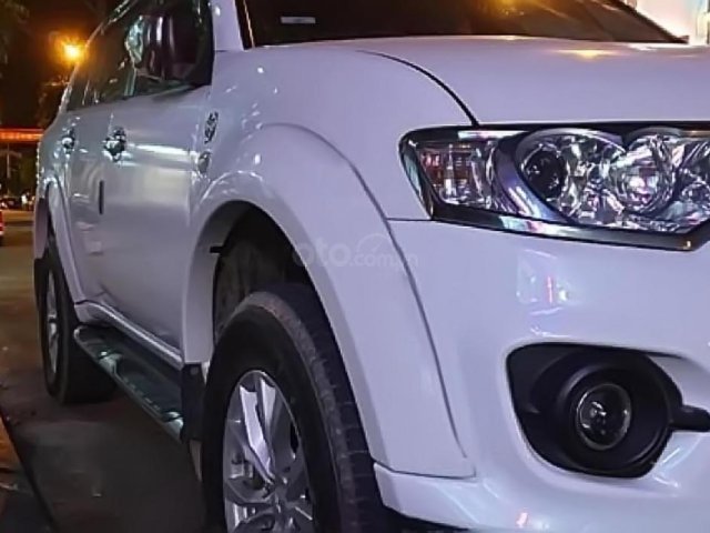 Cần bán xe Mitsubishi Pajero Sport năm 2015, màu trắng, đã nâng cấp đồ chơi đầy đủ cho xe