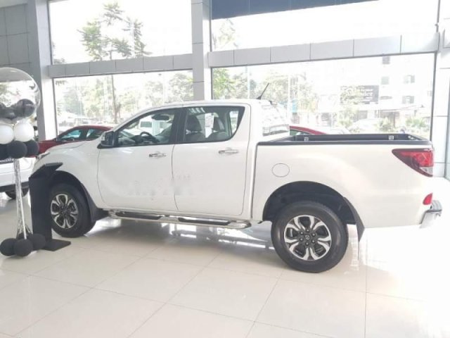 Cần bán Mazda BT 50 sản xuất năm 2019, màu trắng, nhập khẩu nguyên chiếc giá cạnh tranh0