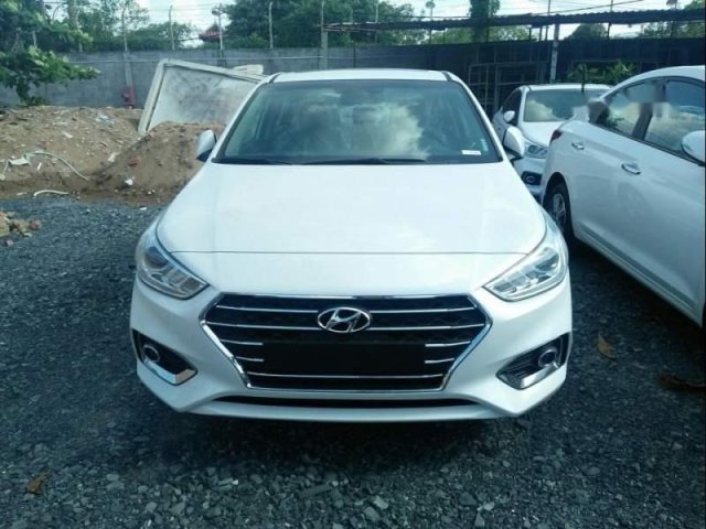 Bán xe Hyundai Accent sản xuất năm 2019, màu trắng, giá cạnh tranh