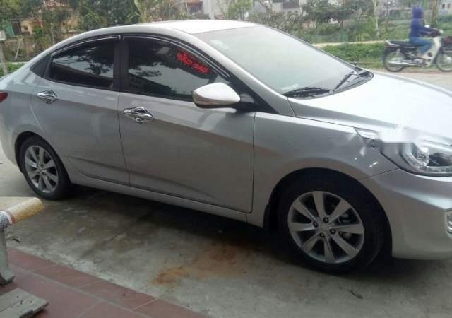 Bán Hyundai Accent 2017, màu bạc, nhập khẩu, giá tốt0