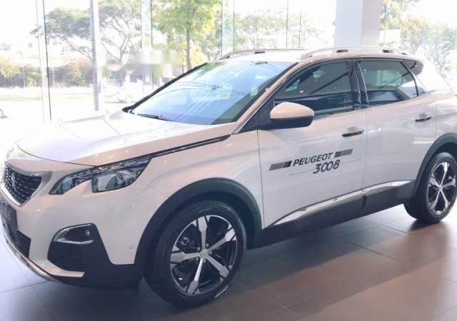 Cần bán xe Peugeot 3008 2019, màu trắng0