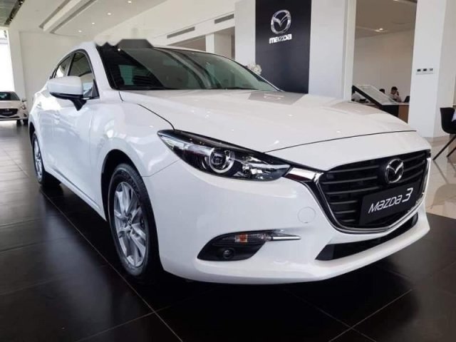 Cần bán xe Mazda 3 1.5L đời 2019, màu trắng 