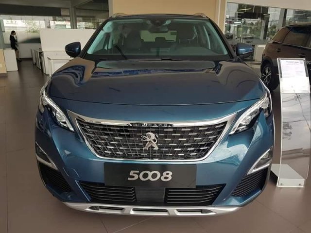 Cần bán xe Peugeot 5008 sản xuất năm 20190