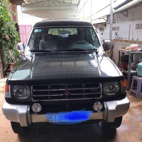 Cần bán Mitsubishi Pajero sản xuất 2003, hai cầu, máy xăng