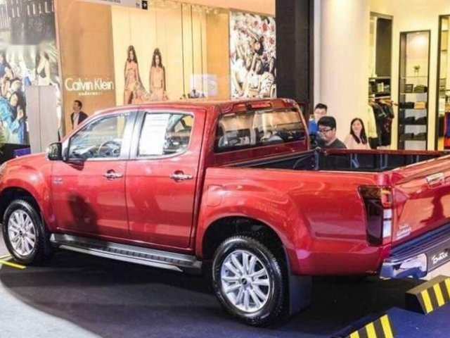 Bán ô tô Isuzu Dmax sản xuất 2018, màu đỏ, nhập khẩu, giá tốt