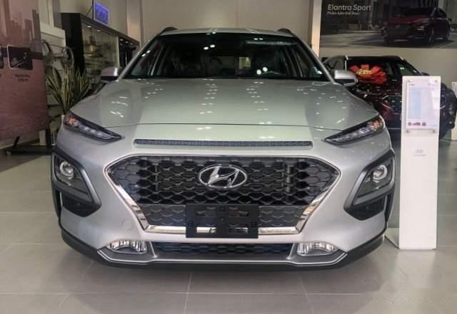 Bán xe Hyundai Kona 1.6 Turbo 2019, màu bạc, xe nhập