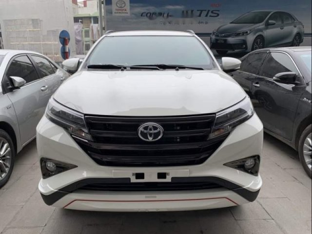 Cần bán xe Toyota Rush đời 2019, màu trắng, nhập khẩu nguyên chiếc