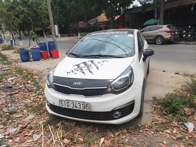 Cần bán lại xe Kia Rio 1.4 MT năm sản xuất 2016, màu trắng, đăng ký 3/2017