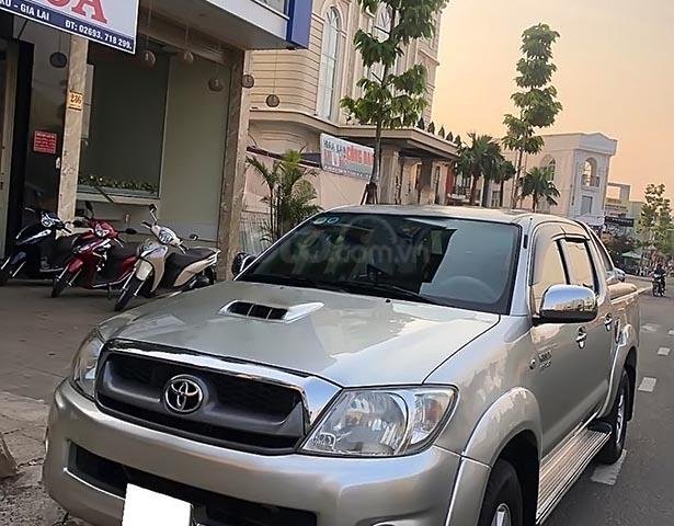 Xe Toyota Hilux 3.0G 4x4 MT đời 2009, màu bạc, xe nhập  