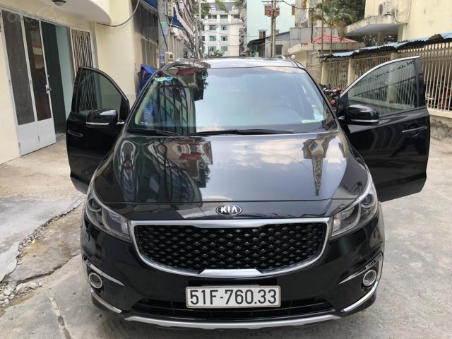 Bán xe Kia Sedona đời 2016, màu đen