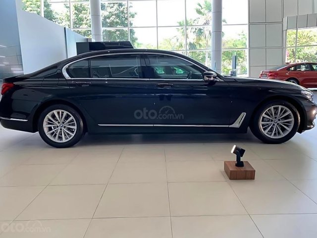 Bán ô tô BMW 7 Series 730Li đời 2018, màu đen, nhập khẩu nguyên chiếc0