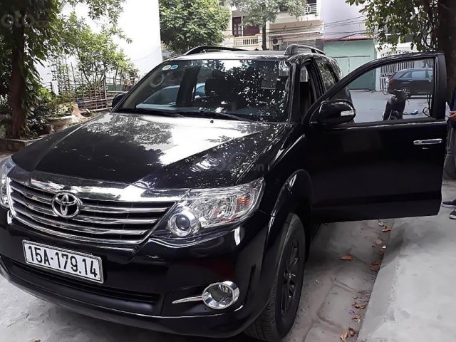 Bán Toyota Fortuner 2.7V 4x2 AT sản xuất năm 2015, màu đen, số tự động