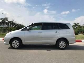 Bán Toyota Innova G 2.0 sản xuất năm 2011, màu bạc chính chủ 