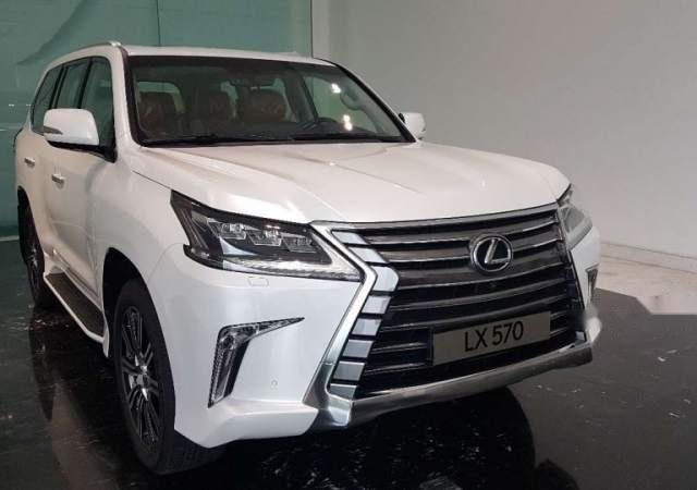 Bán ô tô Lexus LX 570 năm sản xuất 2018, màu trắng, nhập khẩu nguyên chiếc