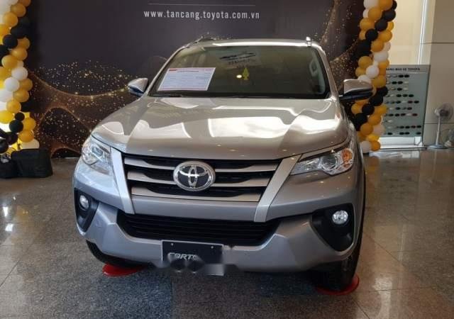 Bán xe Toyota Fortuner 2019, màu bạc, xe nhập