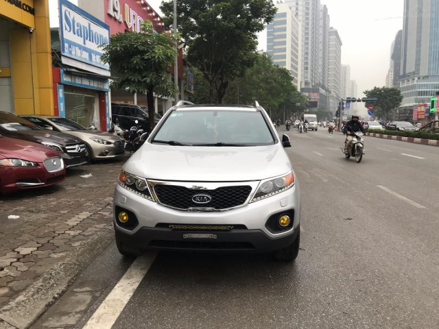 Bán Kia Sorento model 2013, năm sản xuất 2012, màu bạc, giá 535tr