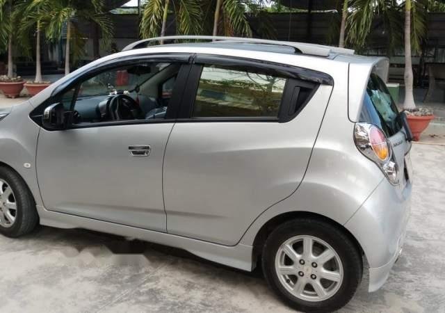 Cần bán xe Chevrolet Spark 2012, màu bạc