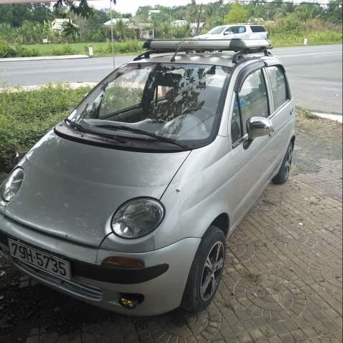 Cần bán gấp Daewoo Matiz 1999, màu bạc