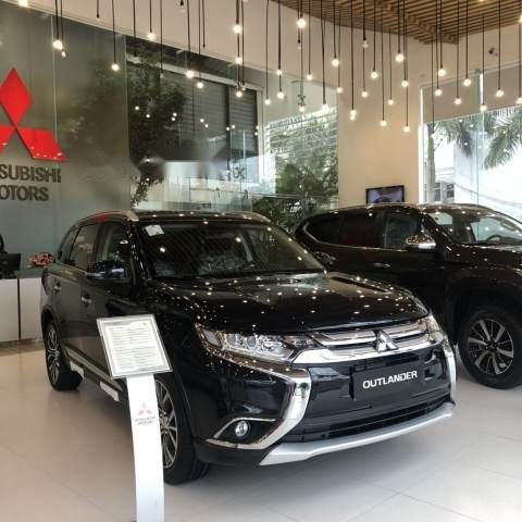 Cần bán Mitsubishi Outlander năm 2019, màu đen0