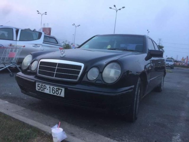Cần bán Mercedes E230 đời 1996, nhập khẩu, 155tr0