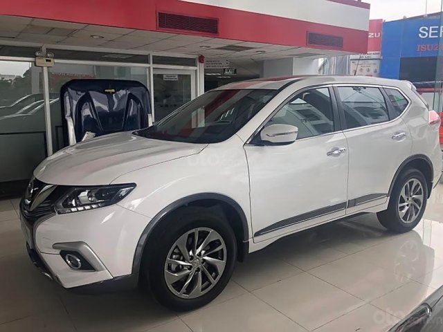 Nissan Miền Tây bán Nissan X trail 2.0 SL Premium 2018, màu trắng, giá tốt