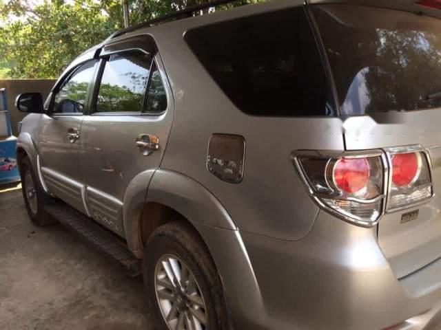 Cần bán Toyota Fortuner sản xuất năm 2014, màu bạc