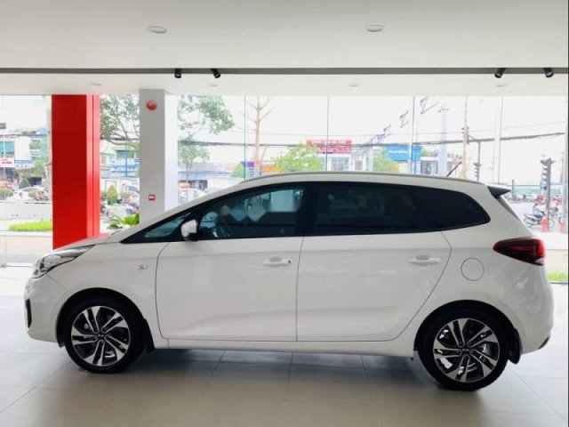 Bán xe Kia Rondo sản xuất 2019, màu trắng0