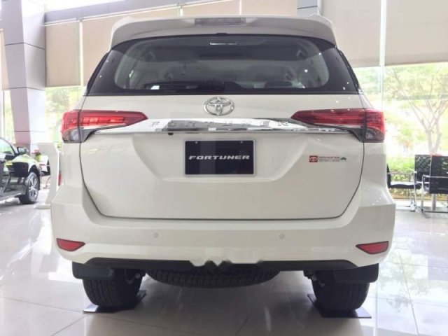 Bán xe Toyota Fortuner đời 2019, màu trắng, xe nhập